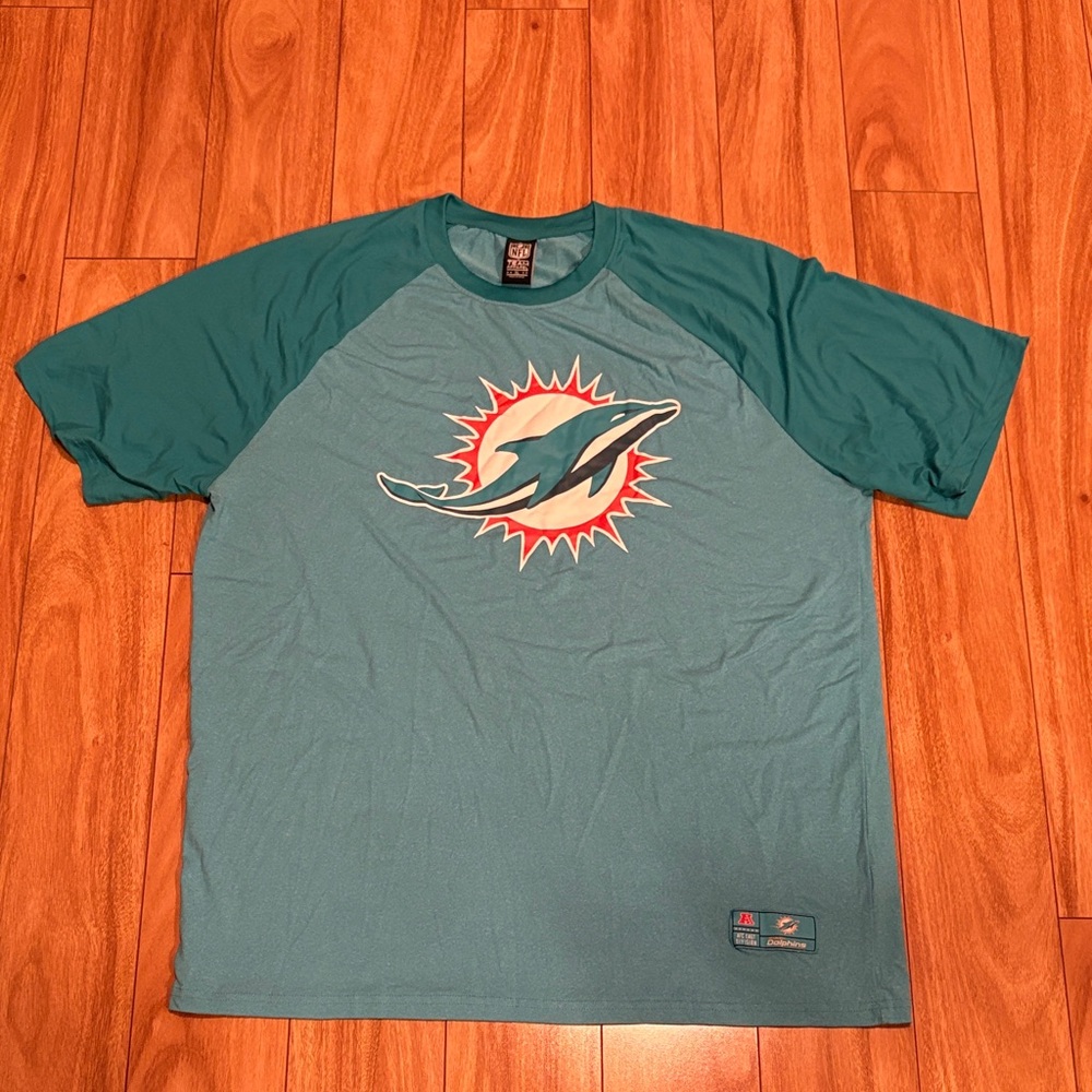 Men’s Miami Dolphins tee, sz XL. Soft polyester/spandex blend.